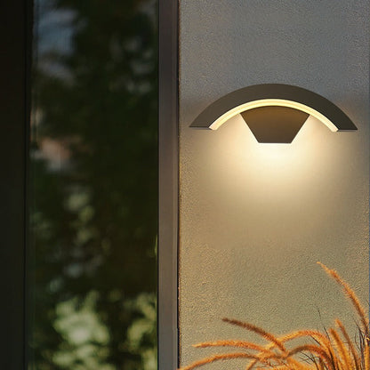 Modern Outdoor Wall Light | IP65 Waterproof LED Wall Fixture For Exterior Walls and Entrances