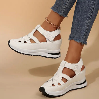 Oveta Comfortable Flat Sandals